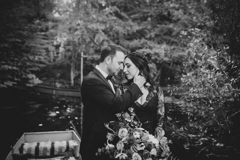 Fall wedding at foxfire mountain house - by Lucie B. Photo brooklyn wedding photographer