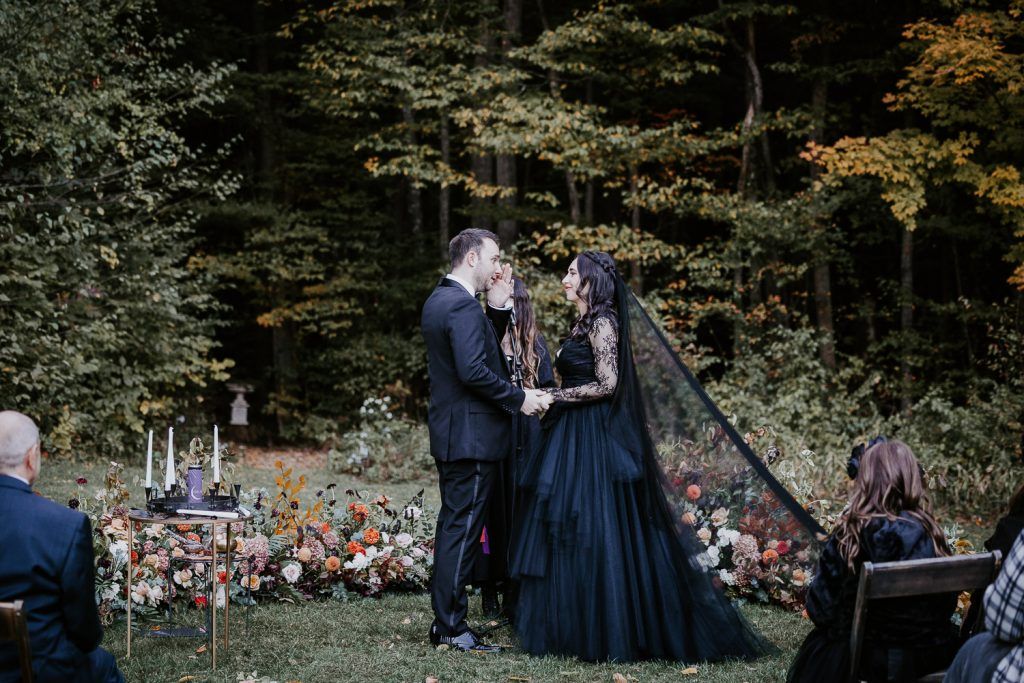 Fall wedding at foxfire mountain house - by Lucie B. Photo brooklyn wedding photographer
