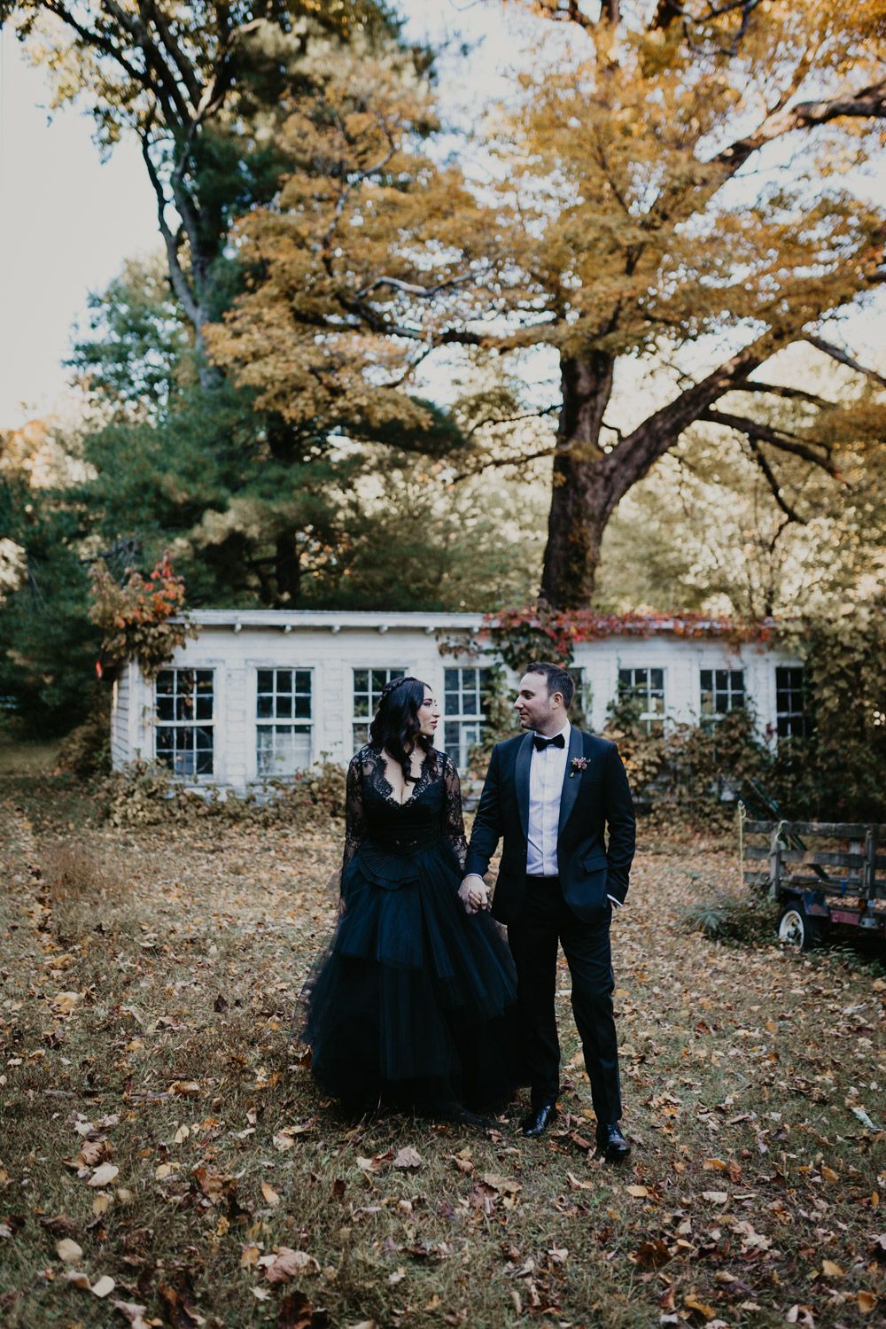 Fall wedding at foxfire mountain house - by Lucie B. Photo brooklyn wedding photographer