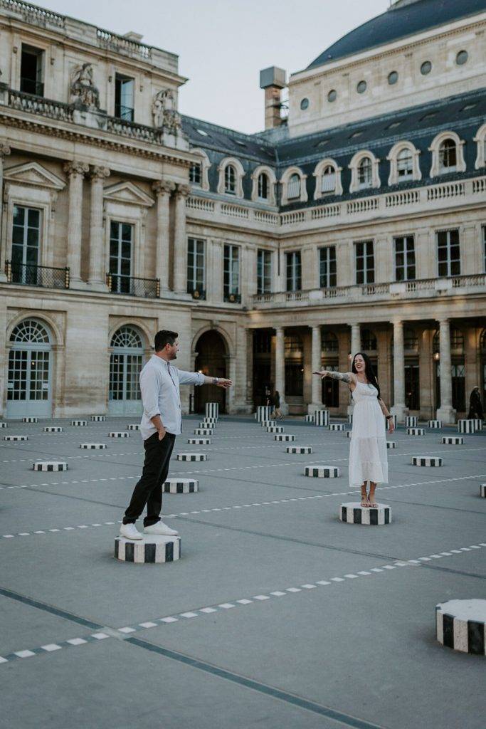 Engagement photoshoot in paris - by Lucie B. Photo wedding photographer