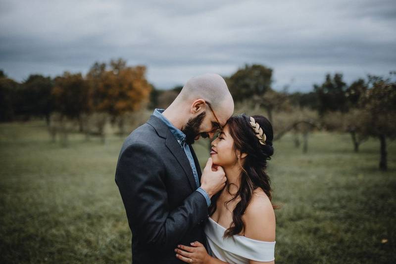 Fall wedding in hudson valley - by Lucie B. Photo wedding photographer