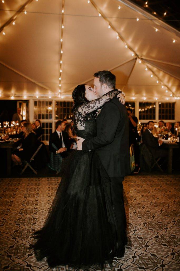 Fall wedding at foxfire mountain house - by Lucie B. Photo brooklyn wedding photographer