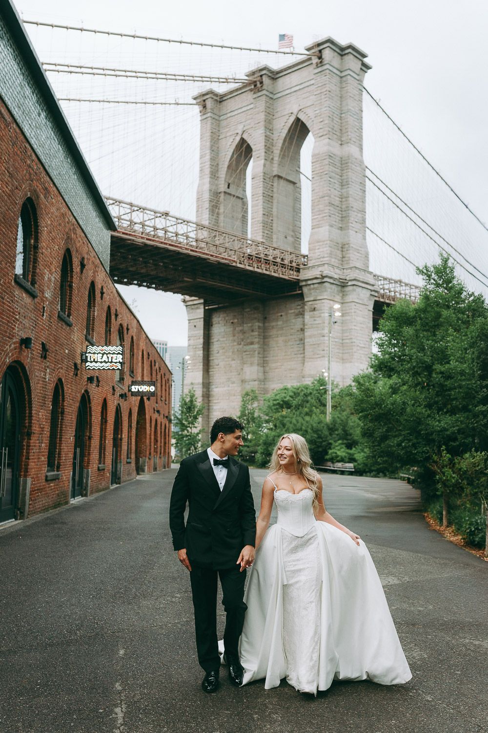 Elopement wedding by brooklyn bridge