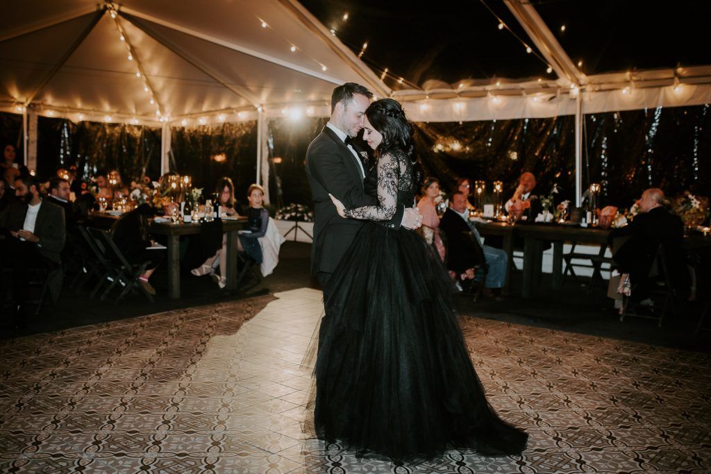 Fall wedding at foxfire mountain house - by Lucie B. Photo brooklyn wedding photographer