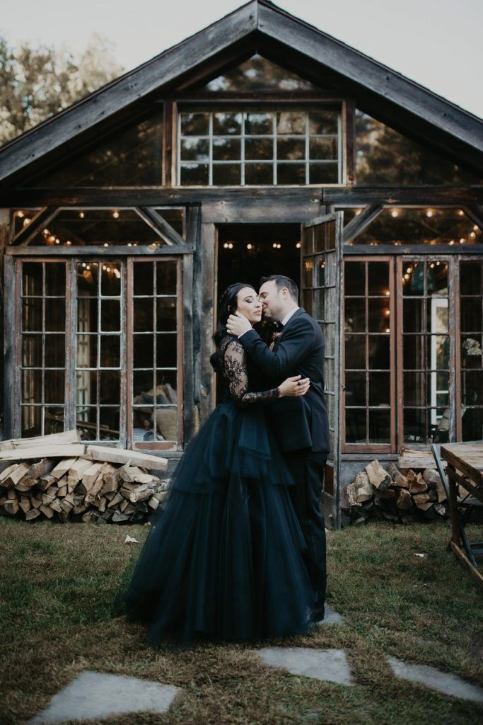 Fall wedding at foxfire mountain house - by Lucie B. Photo brooklyn wedding photographer
