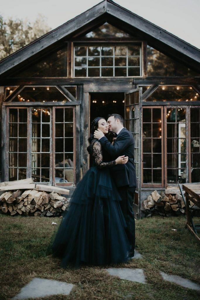 Fall wedding at foxfire mountain house - by Lucie B. Photo brooklyn wedding photographer