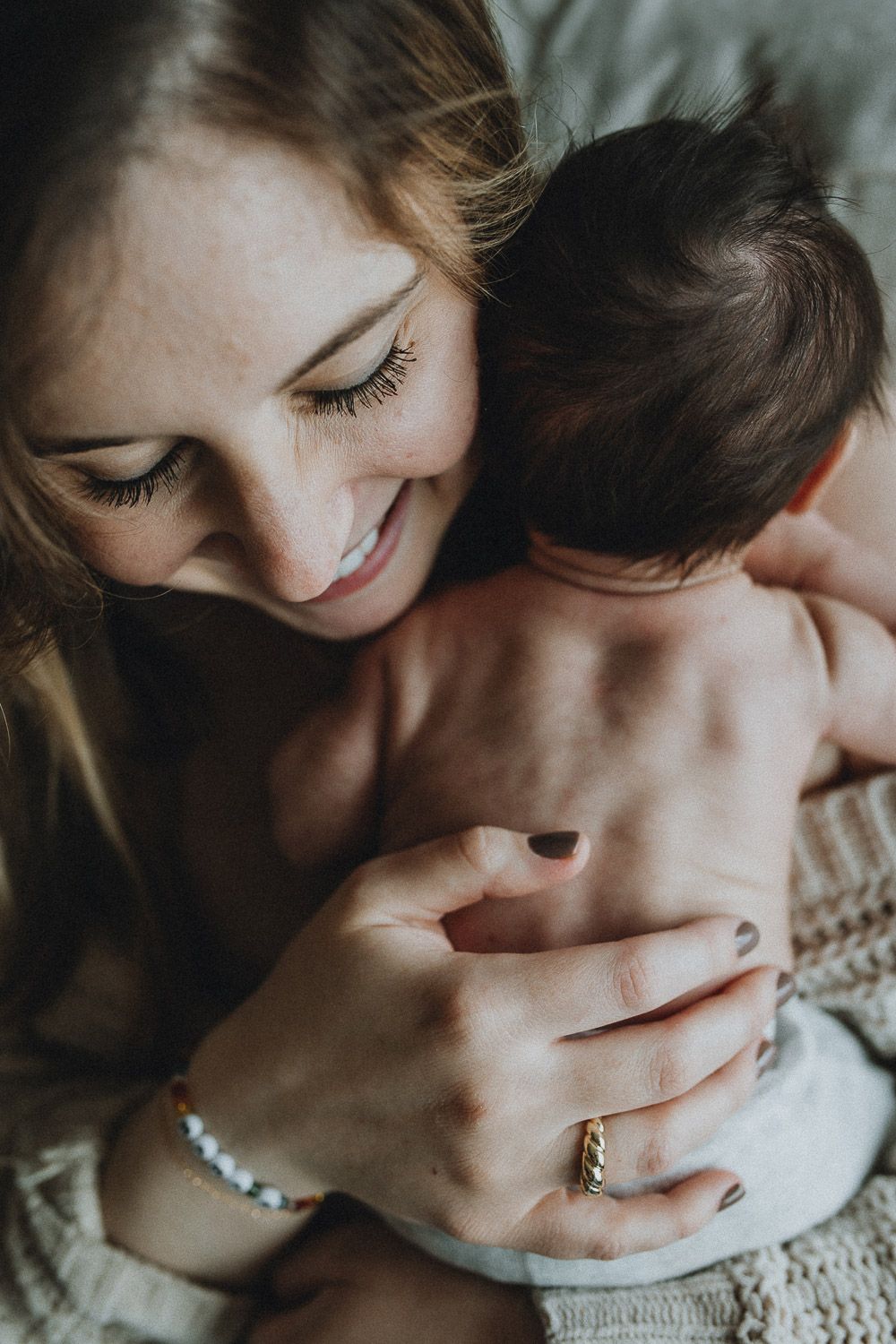Intimate newborn session at home in brooklyn