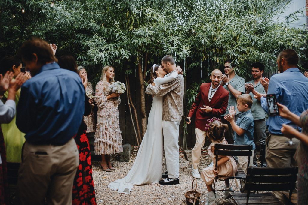 Wedding at frankies spuntino - by Lucie B. Photo brooklyn wedding photographer