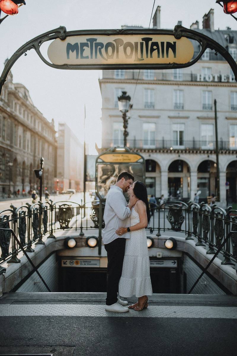 Engagement photoshoot in paris - by Lucie B. Photo wedding photographer
