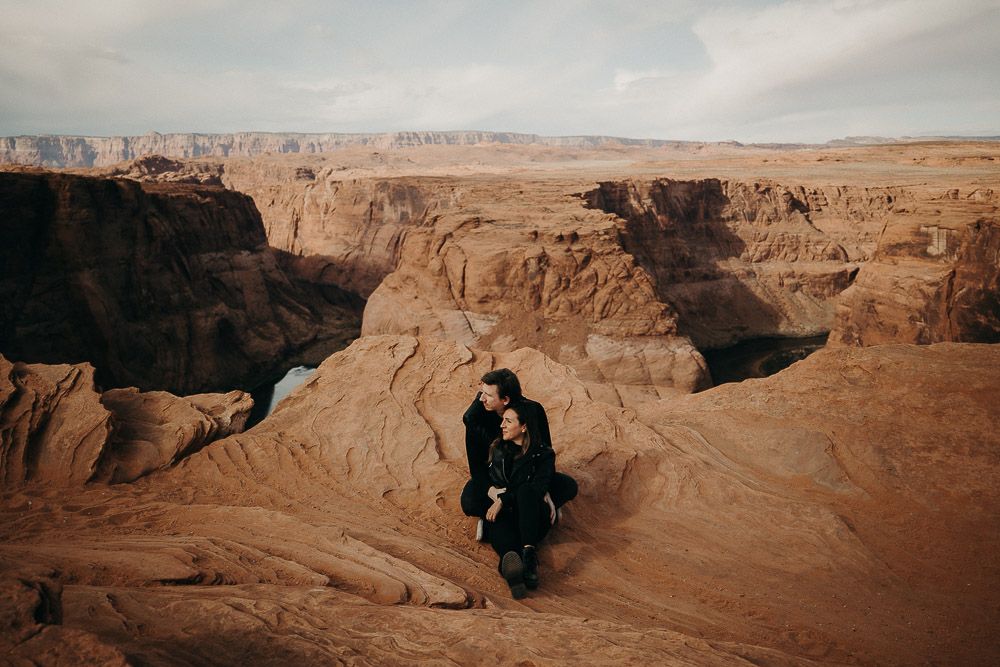 Couple during arizona elopement at horseshoe bend
