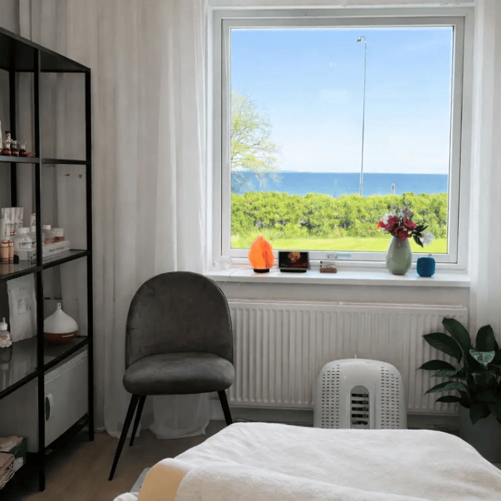 Rolig og feminin kosmetologisk klinik