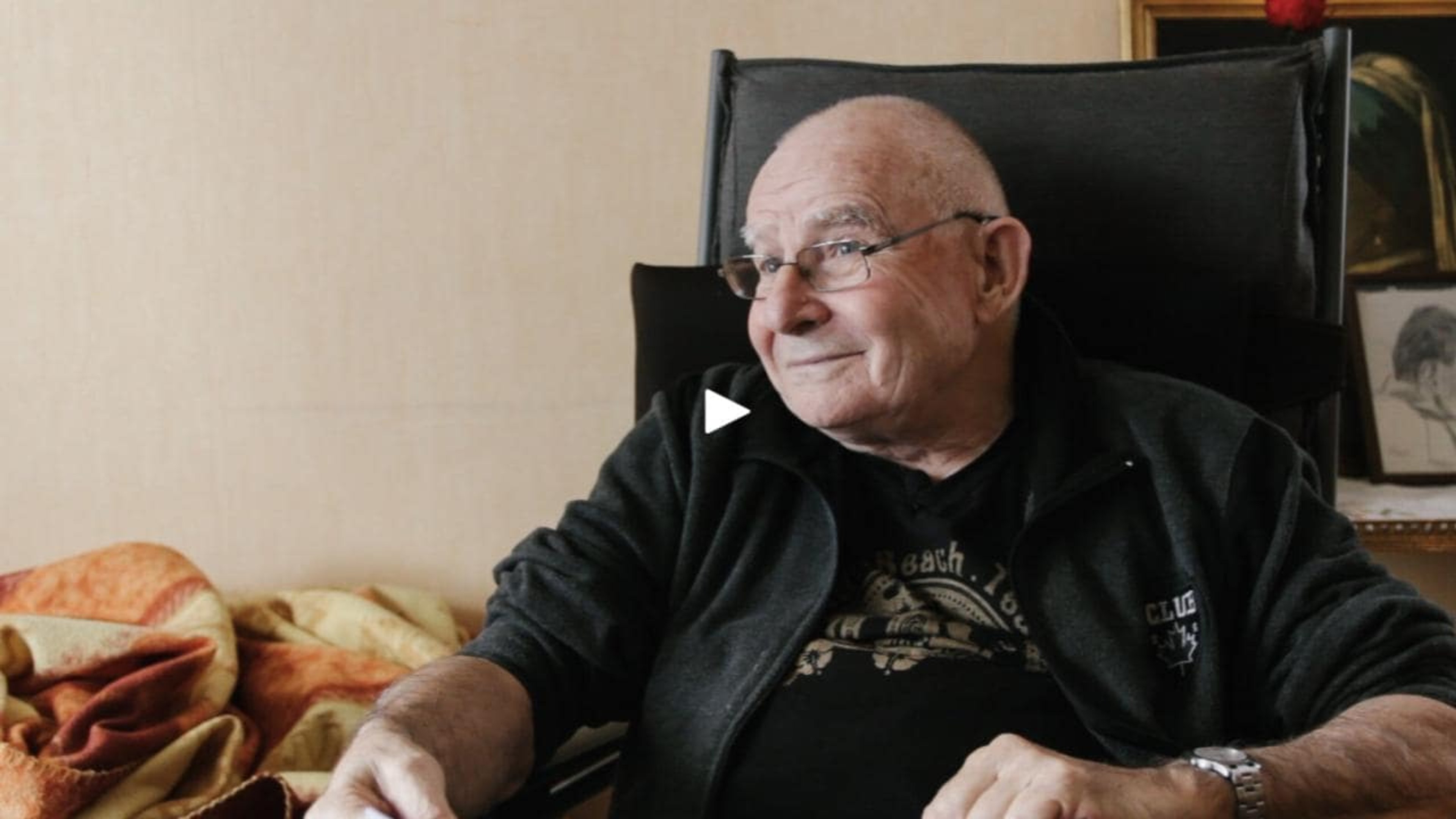 Maurice, 80 ans, marié, homosexuel