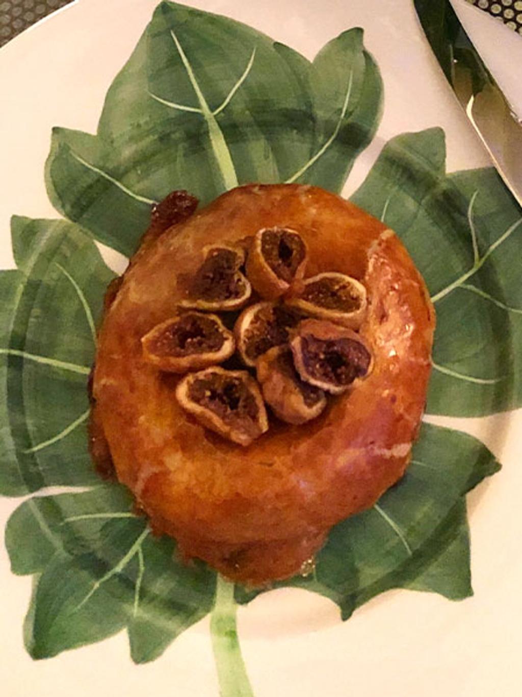 Baked brie with figs