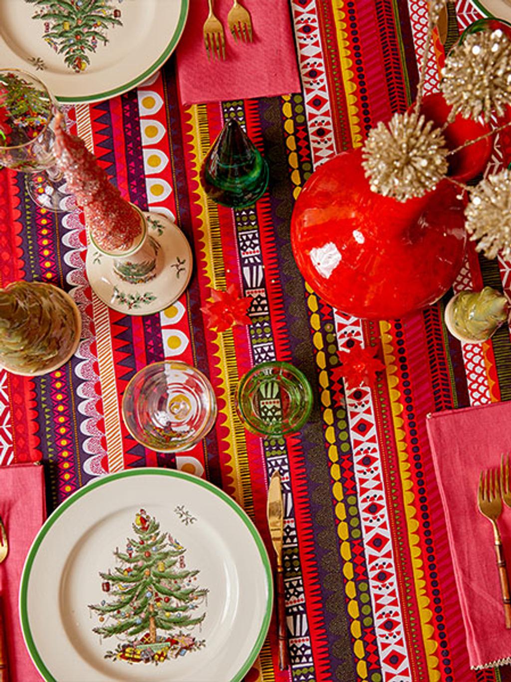 Red holiday tablescape Red holiday tablescape