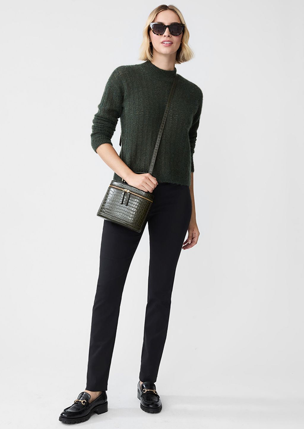 Model(s) wearing Masie pants.