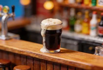 Murphy's Irish Pub – Miniatur-Diorama, Detail Pint