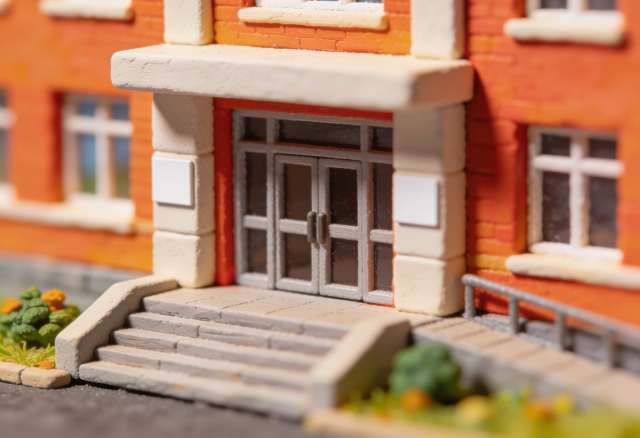Kreisverwaltung – Miniatur-Diorama, Eingang