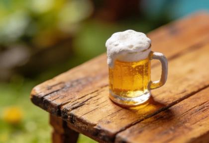 Gute Quelle – Miniatur-Diorama, Detail Bier
