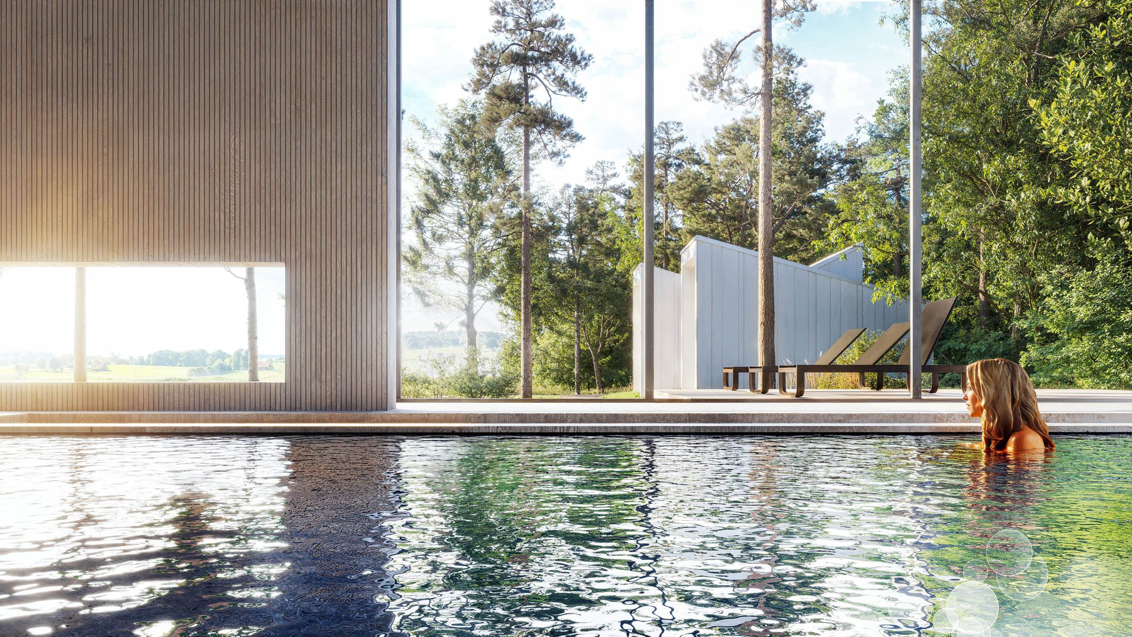 eine Frau entspannt in einem großen Indoor-Schwimmbecken, sanftes Sonnenlicht fällt durch die großen Fenster