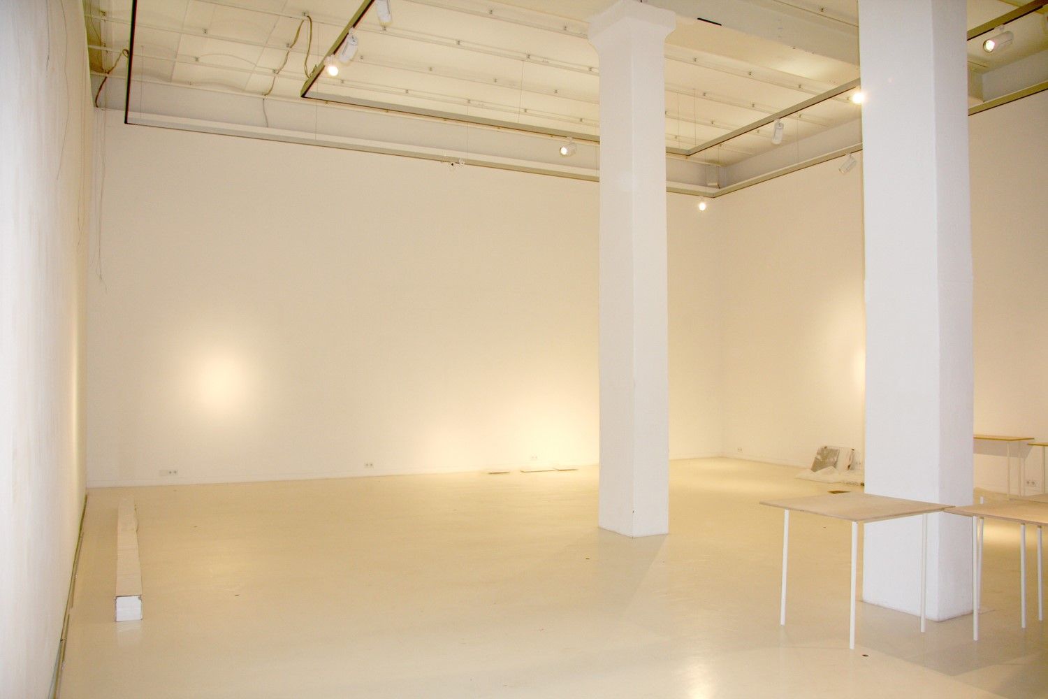 The empty rooms of the Aedes exhibition space (c) GRAFT