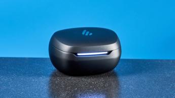 Edifier Neobuds Planar kabellose Ohrhörer mit 12-mm-magnetischen Planartreibern, sechs Ohrstöpselgrößen und einem grau-silbernen Ladeetui aus Metall