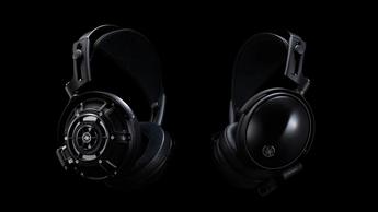Fones de ouvido Yamaha YH-C3000 e YH-4000 exibidos sobre um fundo preto