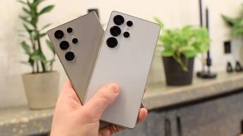 Smartphone Samsung Galaxy S25 Ultra exibido em um evento de demonstração