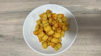 Batatas crocantes preparadas na fritadeira elétrica Philips 1000 Series FlexDrawer