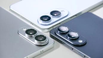 Vista en primer plano de las cámaras del Samsung Galaxy S25 Edge