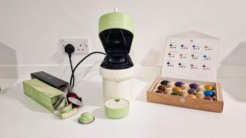 Máquina de café Nespresso Vertuo Pop na cor verde pistache