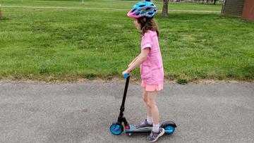 Patinete eléctrico GoTrax GKS para niños
