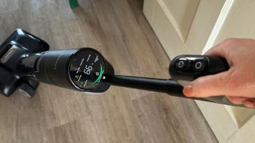 Aspirapolvere lavapavimenti Dreame H15 Pro testato durante una recensione