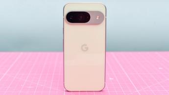 Smartphone Google Pixel 9 com design moderno