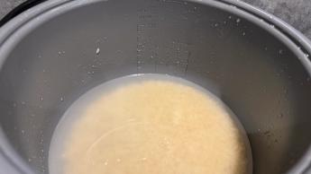 Probando la arrocera Cosori de 5.0 cuartos en una cocina moderna