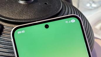 Cámara frontal del smartphone Samsung Galaxy A56