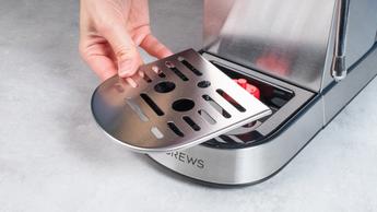 Máquina de espresso Casabrews 5418 Pro em aço inoxidável, com três botões frontais, vaporizador e manômetro de pressão
