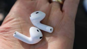 AirPods 4 med aktiv støjreduktionsteknologi