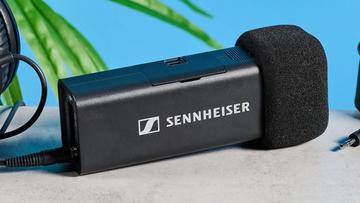 Das Sennheiser Profile Wireless Mikrofon-Set mit Ladecase, USB-C- und Lightning-Adaptern, Blitzschuhadaptern, zwei Mikrofonen und einem Empfänger