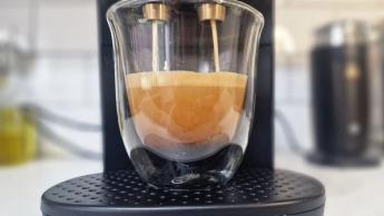 Máquina de café L'OR Barista System com cápsulas de espresso