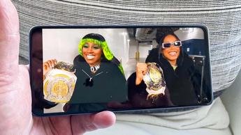 Transmitindo o WWE Royal Rumble em um smartphone moto g power