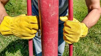 Guantes de trabajo de cuero duraderos con agarre flexible para jardinería y tareas al aire libre