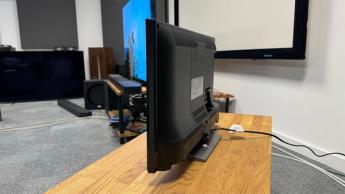 24-дюймовый смарт-телевизор RCA Roku с HD-экраном