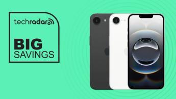 Smartphone Apple iPhone 16e sobre fundo verde com texto promocional de grandes descontos