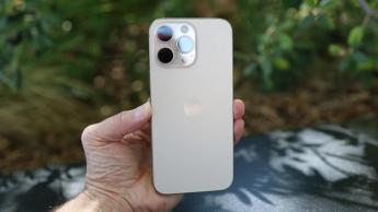 Recension av Apple iPhone 16 Pro Max som lyfter fram dess funktioner och prestanda