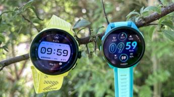 Comparação entre os relógios de fitness Suunto Run e Garmin Forerunner 165