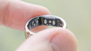 Nærbillede af Ringconn Gen 2 Air smart ring-sensorens indre