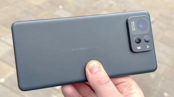 Vista trasera del smartphone Asus Zenfone 12 Ultra