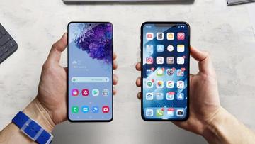 En iPhone och en Android-smartphone placerade sida vid sida