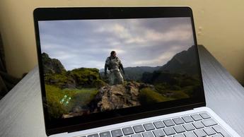 Spelskärmdump från Death Stranding på en MacBook Air M2
