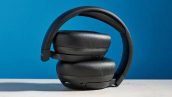 Belkin Soundform Isolate kabellose Kopfhörer in Schwarz mit weichen Ohrpolstern, integrierten Bedienelementen und aktiver Geräuschunterdrückung
